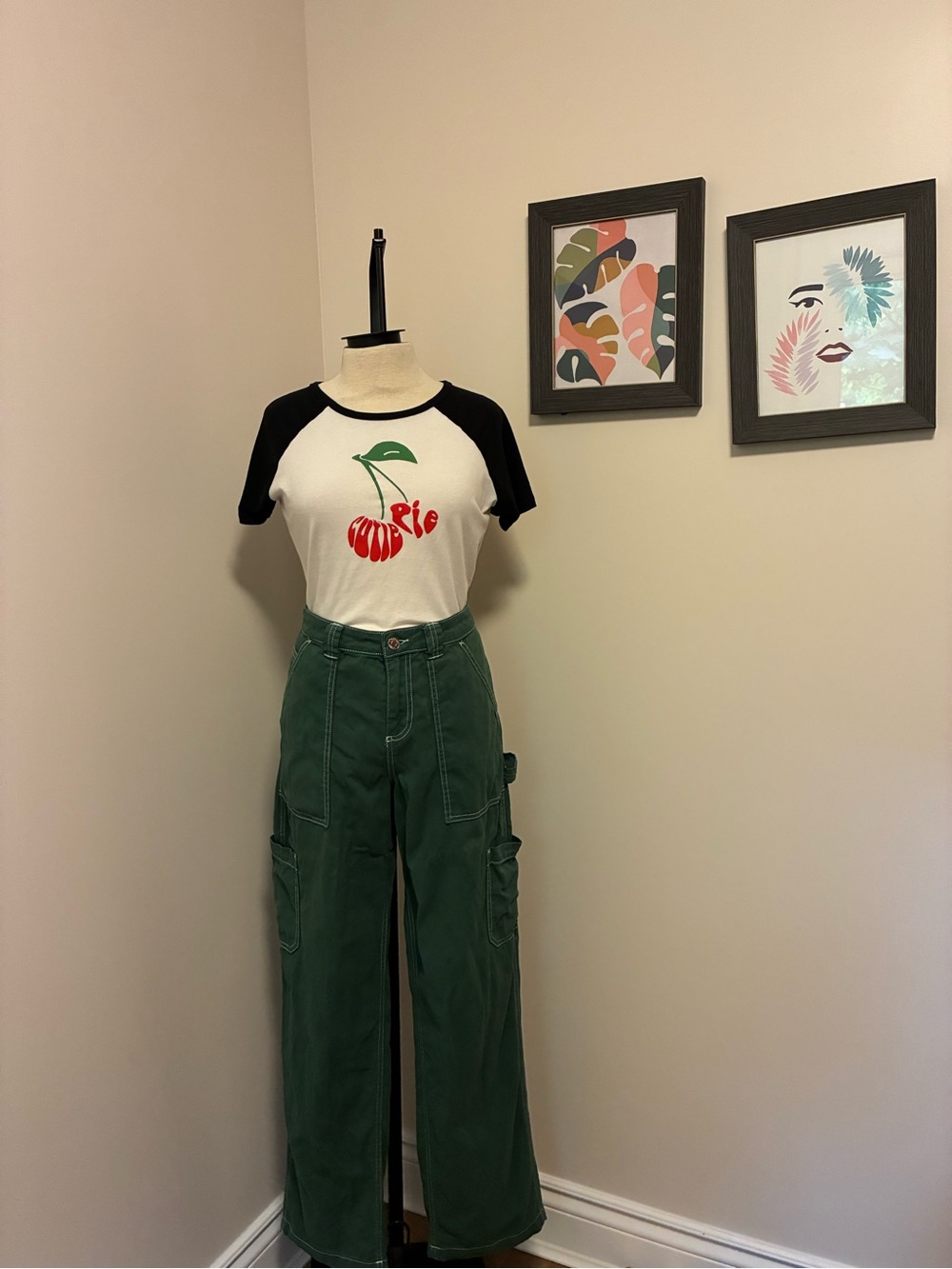 Garage Green Wide-Leg Cargo Jeans